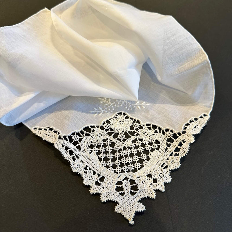 HANDKERCHIEF BURANO LACE